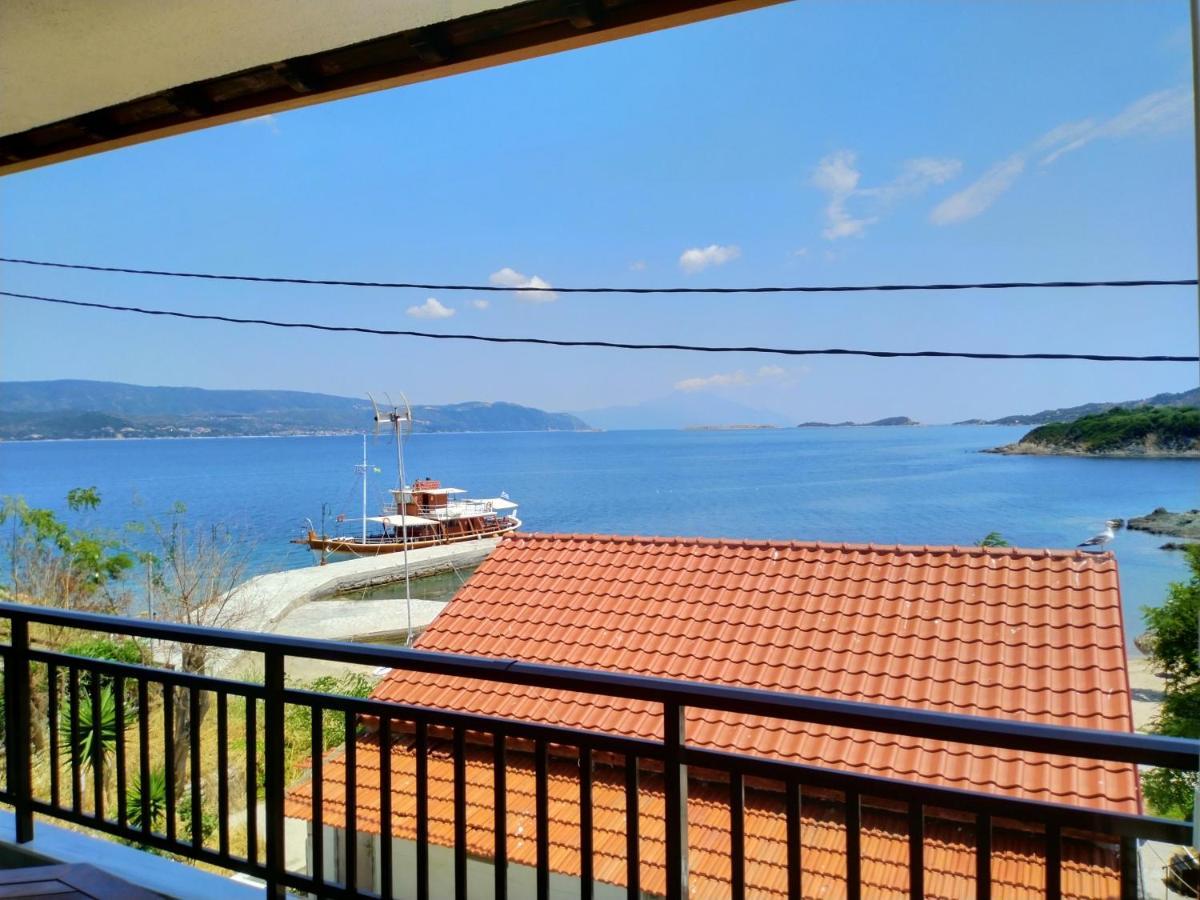 Gianni'S Apartment By The Sea Ammouliani Exterior photo