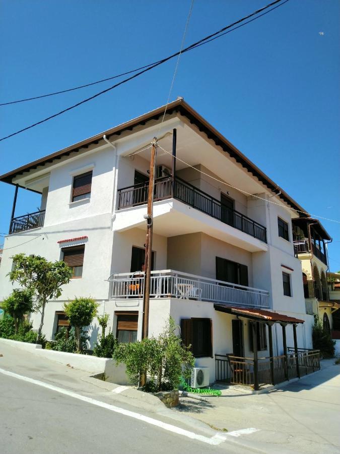 Gianni'S Apartment By The Sea Ammouliani Exterior photo