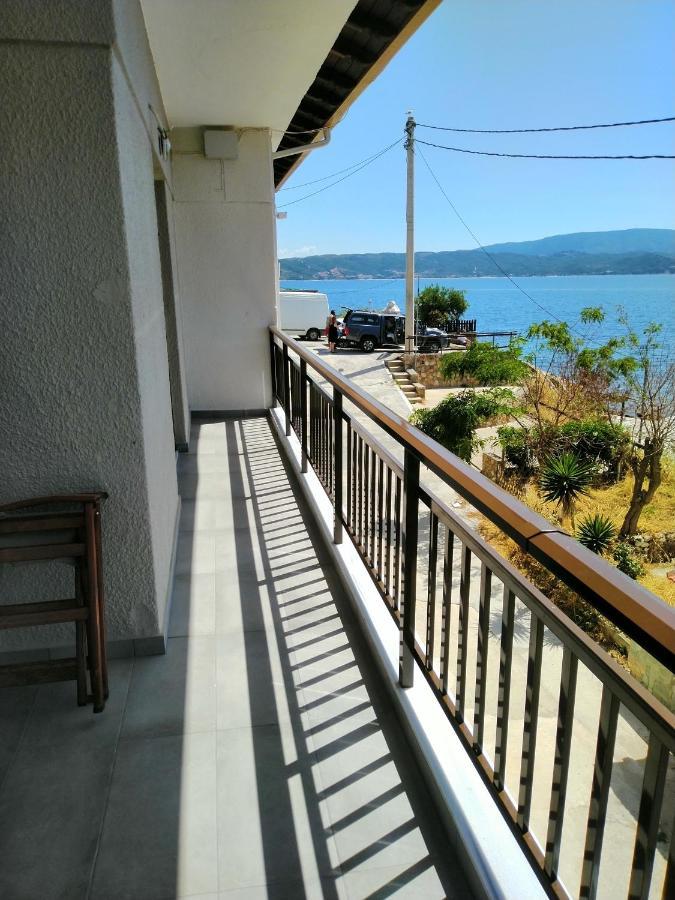 Gianni'S Apartment By The Sea Ammouliani Exterior photo